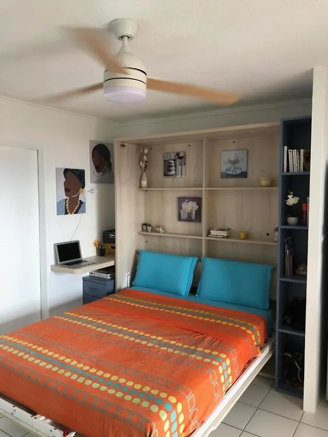 Studio De Charme Vue Mer 2 Personnes Entierement Renove لي تروا زيليه 0*,